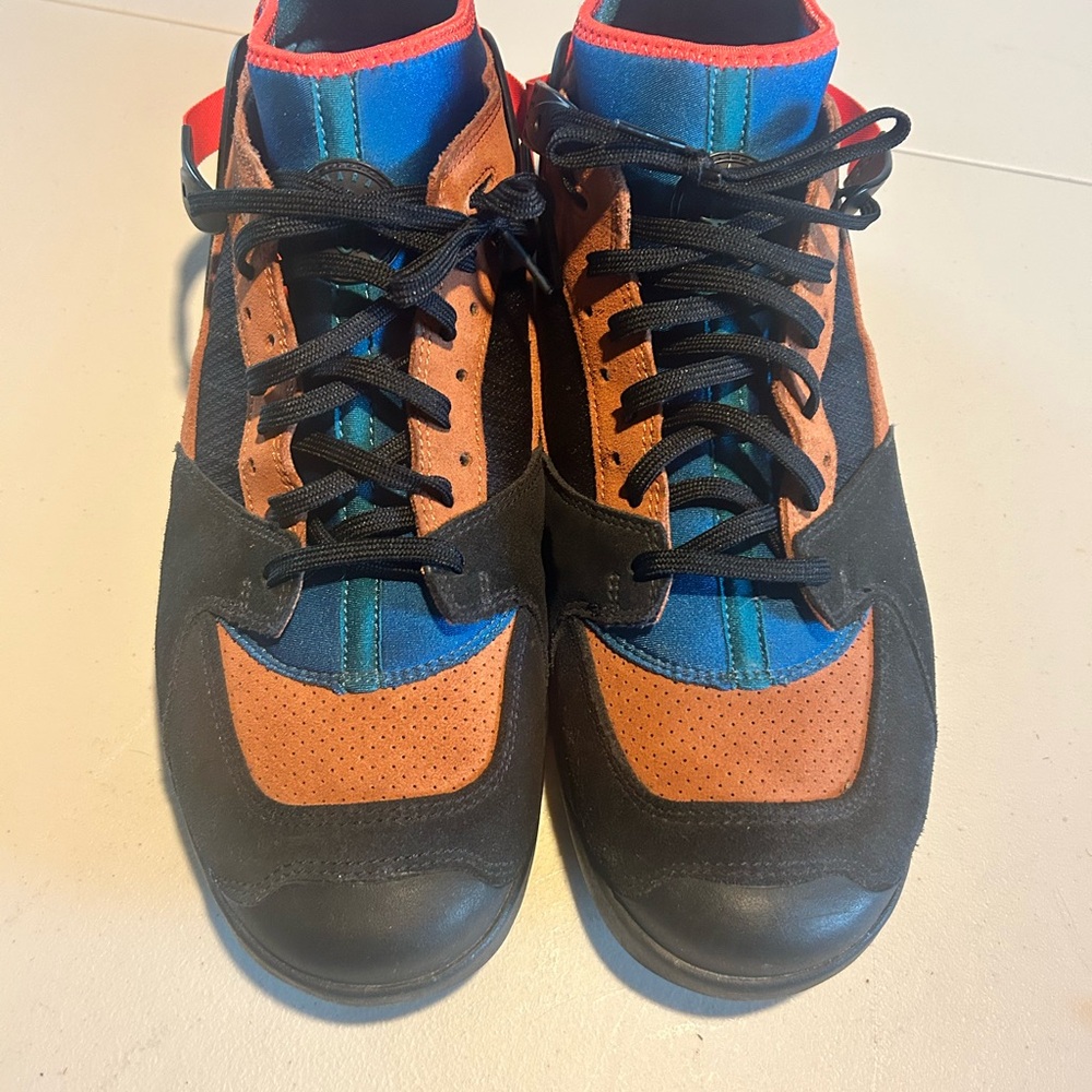 Nike ACG Men's Black, Brown & Blue High-Top Sneakers